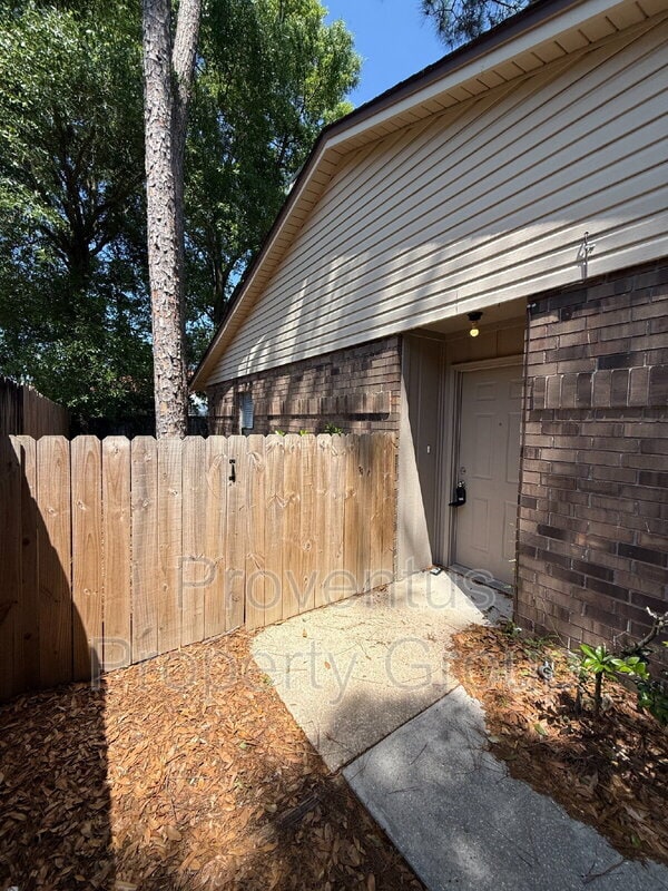 1330 Pinnacle Dr in Pensacola, FL - Building Photo - Building Photo