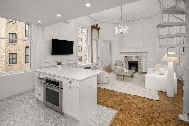 3 E 9th St in New York, NY - Building Photo - Building Photo