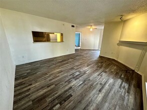3524 Buckingham Rd-Unit -Unit 112 in Garland, TX - Building Photo - Building Photo