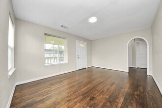 608 Thomas Ave in Pasadena, TX - Building Photo - Building Photo