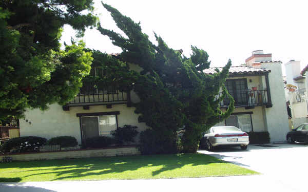 709 Agate St in San Diego, CA - Foto de edificio