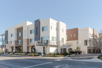 Montebello Collection Apartments in Montebello, CA - Foto de edificio - Building Photo