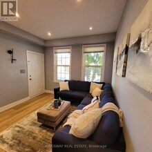 74 B Coxwell Ave in Toronto, ON - Building Photo - Building Photo