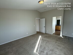 9343 Winebrook Ave in Las Vegas, NV - Building Photo - Building Photo
