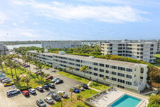 Palm Beach White House in Palm Beach, FL - Building Photo - Building Photo