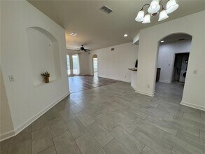 3000 Laurel Park Ln in Kissimmee, FL - Building Photo - Building Photo
