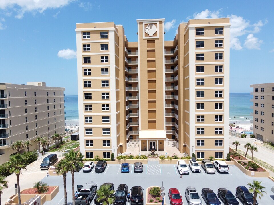 3799 S Atlantic Ave in Daytona Beach Shores, FL - Building Photo