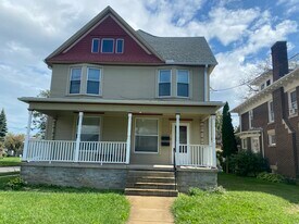 1502 Central Ave, Unit Downstairs in Sandusky, OH - Building Photo