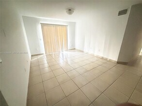 15460 SW 284th St in Homestead, FL - Foto de edificio - Building Photo