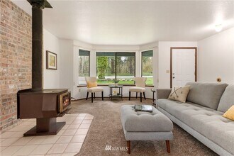 15808 122nd Ave NW in Gig Harbor, WA - Foto de edificio - Building Photo