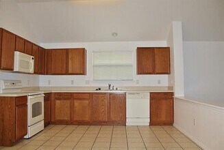 6333 Pool View Dr in Dallas, TX - Building Photo - Building Photo