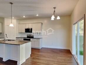 3102 Creek Village Ln in Green Cove Springs, FL - Foto de edificio - Building Photo