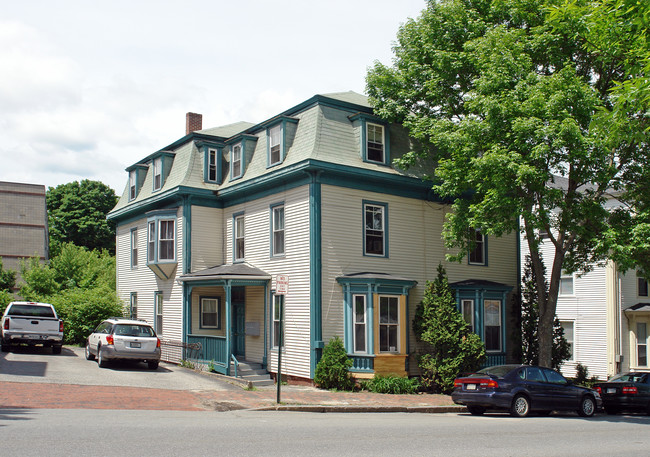 208-210 High St in Portland, ME - Foto de edificio - Building Photo