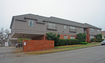 1239 S Quincy Ave in Tulsa, OK - Building Photo - Building Photo