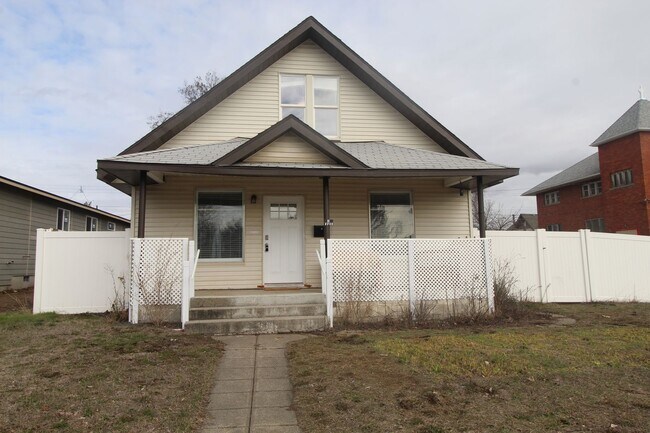 property at 1711 E Bridgeport Ave