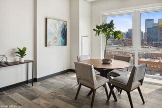 171 N Aberdeen St in Chicago, IL - Building Photo - Building Photo