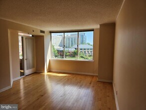 5809 Nicholson Ln in Rockville, MD - Building Photo - Building Photo