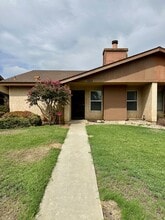 1313 E Millard Way in Dinuba, CA - Building Photo - Building Photo