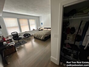 1408 Beacon St, Unit 3 in Brookline, MA - Foto de edificio - Building Photo