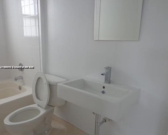 2360 E Preserve Way in Miramar, FL - Foto de edificio - Building Photo