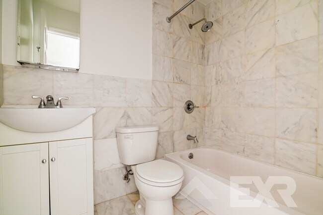 568 Baltic St-Unit -2L in Brooklyn, NY - Building Photo - Building Photo