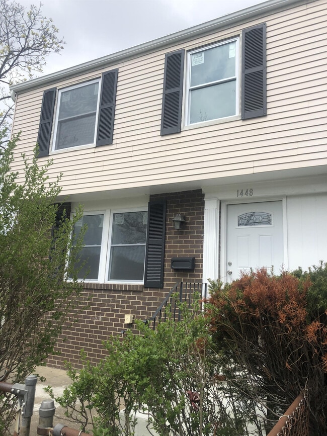 property at 1448 N Franklin St