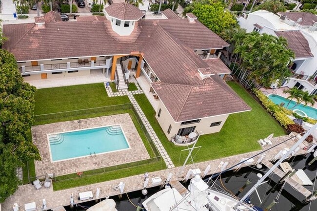 64 Isle of Venice Dr in Fort Lauderdale, FL - Building Photo - Building Photo