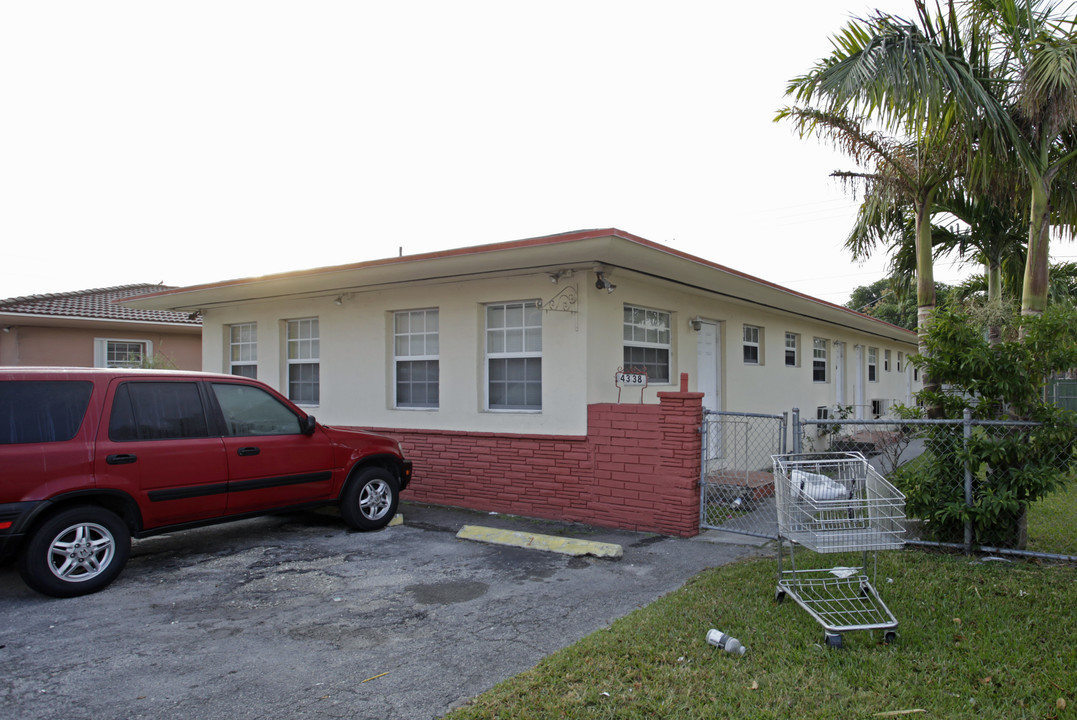 4338-4342 W Flagler St in Miami, FL - Building Photo