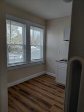 41 Saratoga Ave in Pleasantville, NY - Foto de edificio - Building Photo