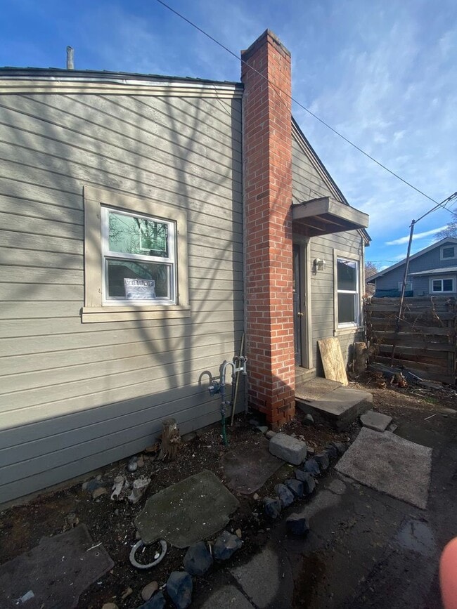 708 S 14th Ave