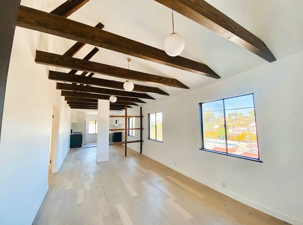 1520 Marsden St in Los Angeles, CA - Building Photo
