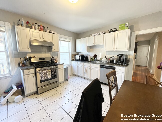 11 Taft St, Unit 3