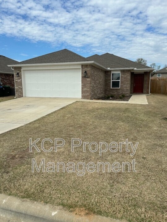 10620 Pine Wy in Fort Smith, AR - Building Photo