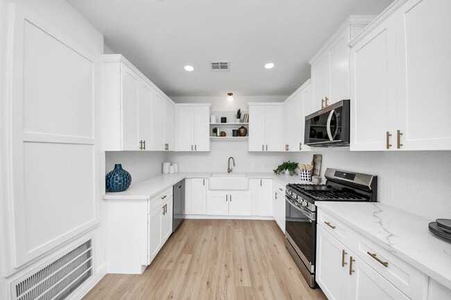 property at 300 Narcissus Rd