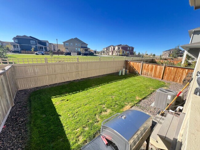 17837 Gallup St in Broomfield, CO - Foto de edificio - Building Photo