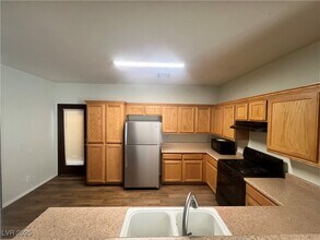 1324 Sun Village Ave in Las Vegas, NV - Building Photo - Building Photo