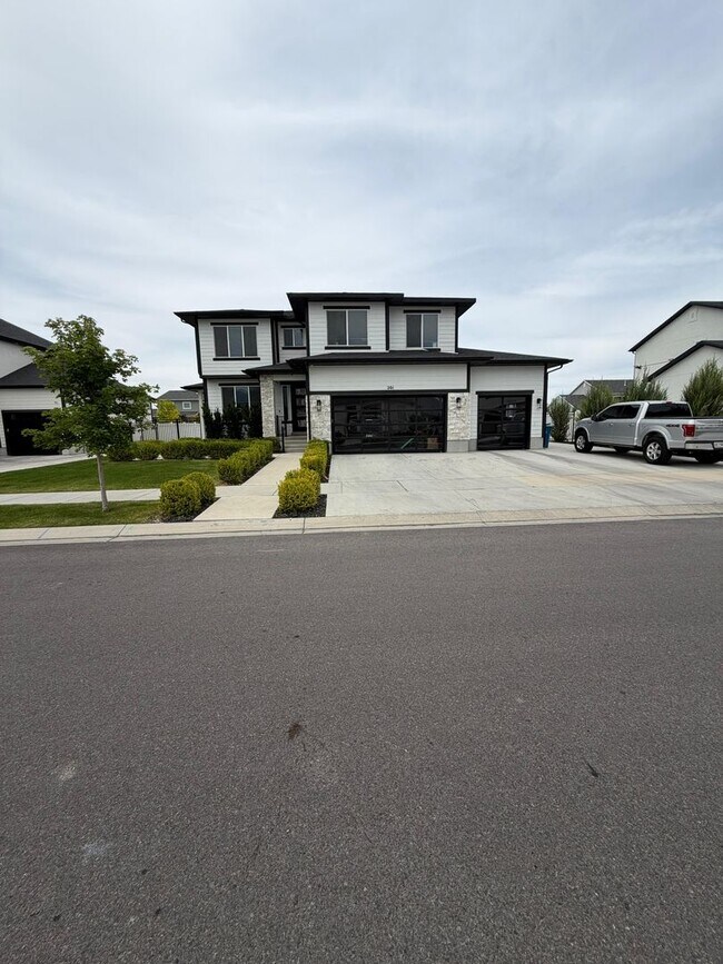 property at 201 N 20 W
