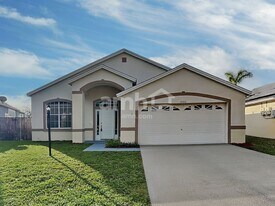 2462 St Johns Ln in Melbourne, FL - Building Photo