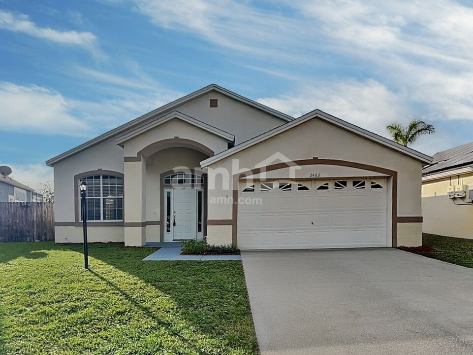 2462 St Johns Ln in Melbourne, FL - Building Photo