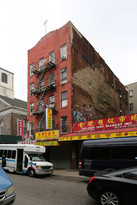 13 Market St in New York, NY - Building Photo