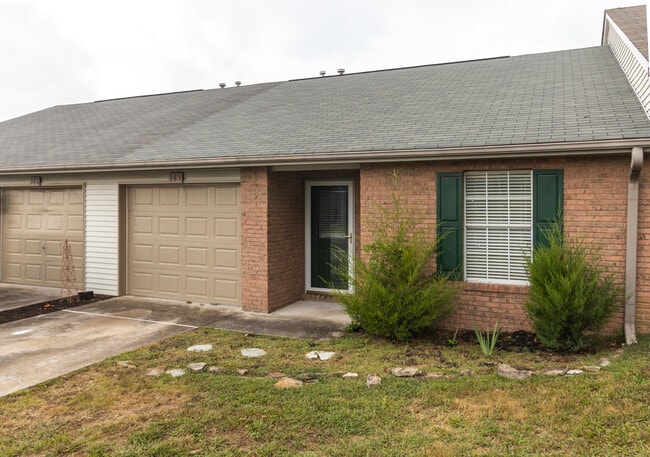 property at 385 Hawthorne Oaks Way