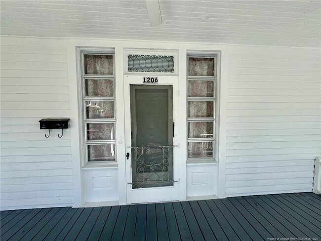 1206 N Elm St in Lumberton, NC - Building Photo - Building Photo