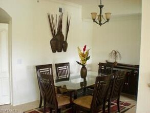 10295 Heritage Bay Blvd-Unit -927 in Naples, FL - Foto de edificio - Building Photo