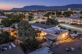 301 Graceland Dr SE in Albuquerque, NM - Building Photo - Building Photo