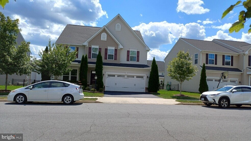 25501 Emerson Oaks Dr in Aldie, VA - Building Photo