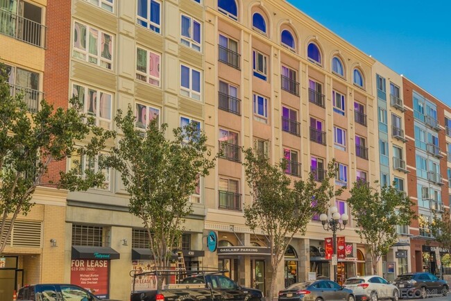450 J St in San Diego, CA - Foto de edificio - Building Photo