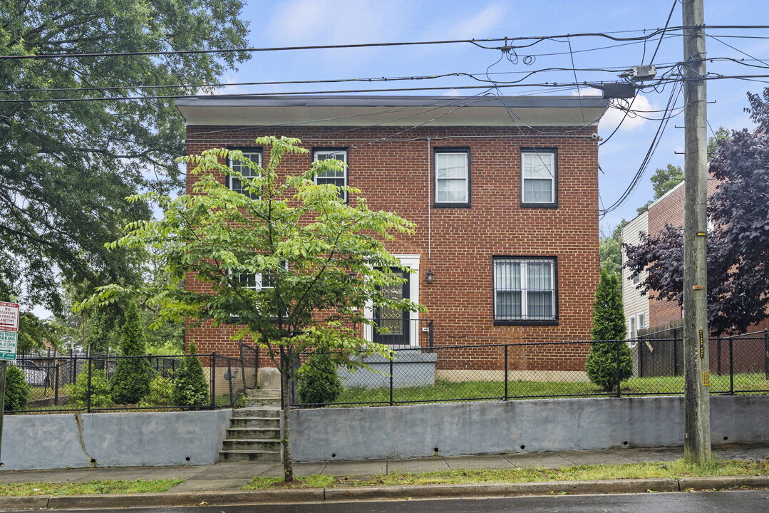 4255 Eads St NE in Washington, DC - Building Photo