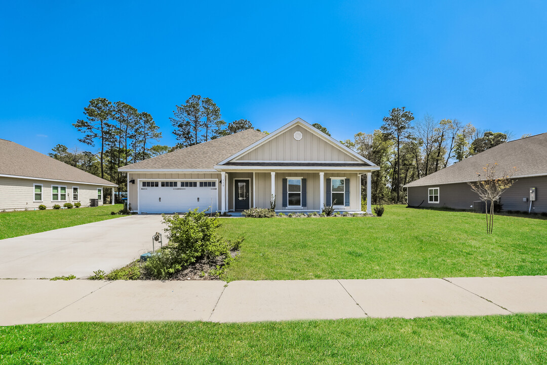 110 London Cir in Crawfordville, FL - Building Photo