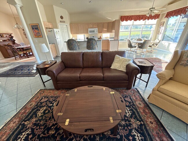 30 W Doerr Path in Hernando, FL - Foto de edificio - Building Photo