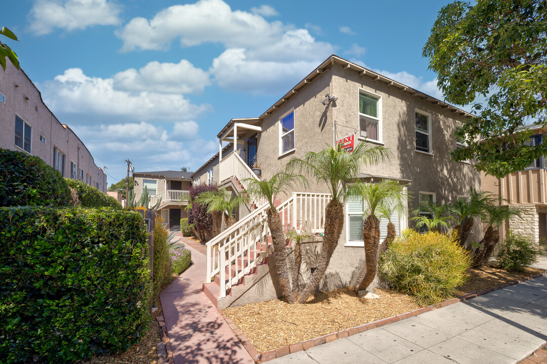 2011 Cedar Ave in Long Beach, CA - Building Photo